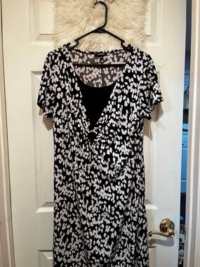 Elementz Black and Light cream Abstract Print Dress